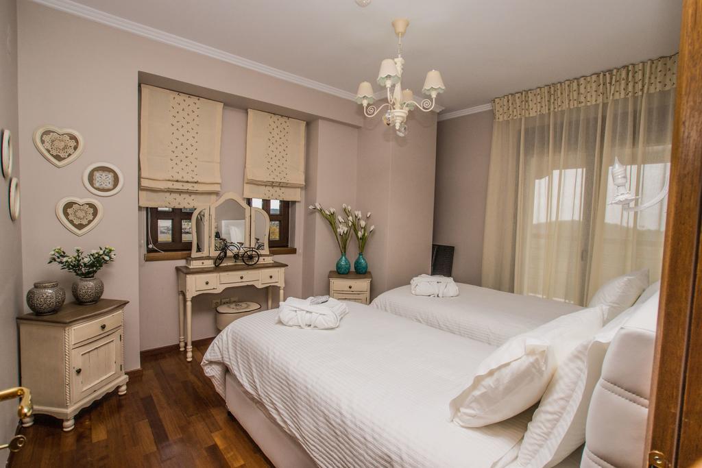 Evmorfes Villas 폴리이로스 객실 사진